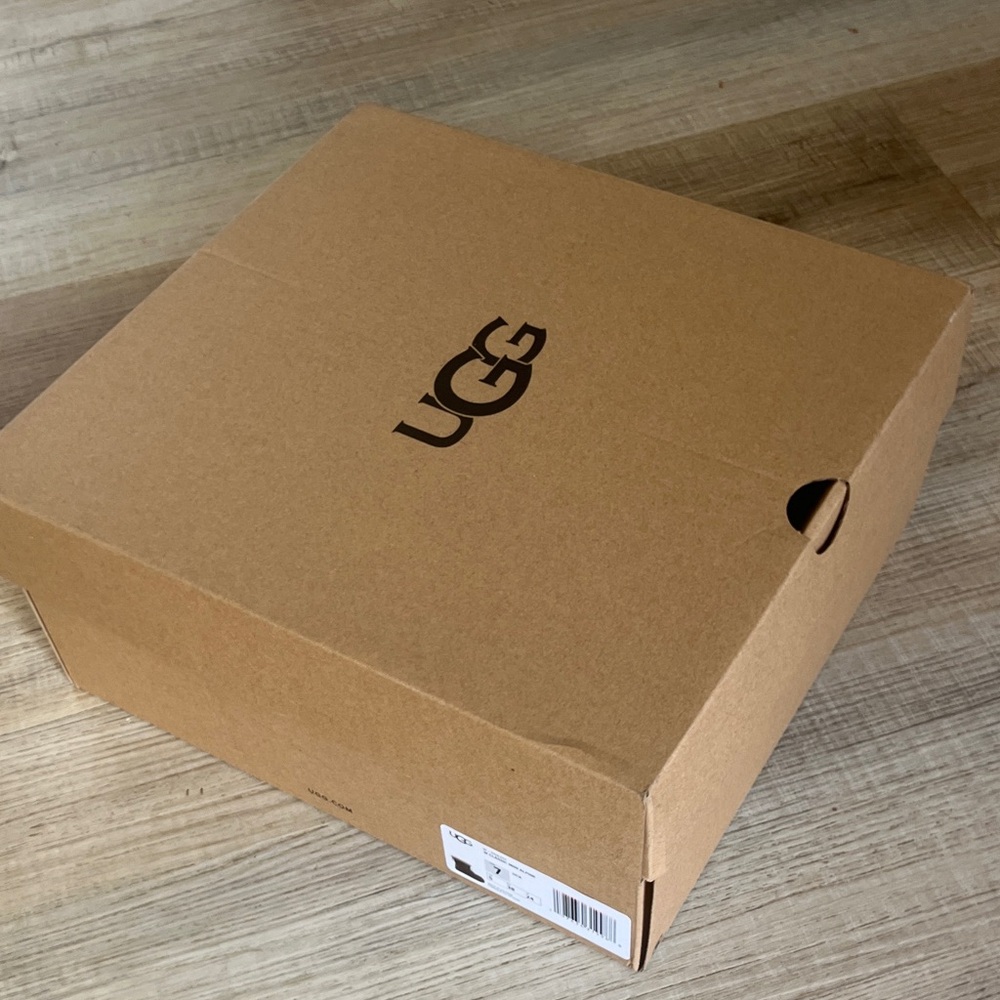 UGG Box